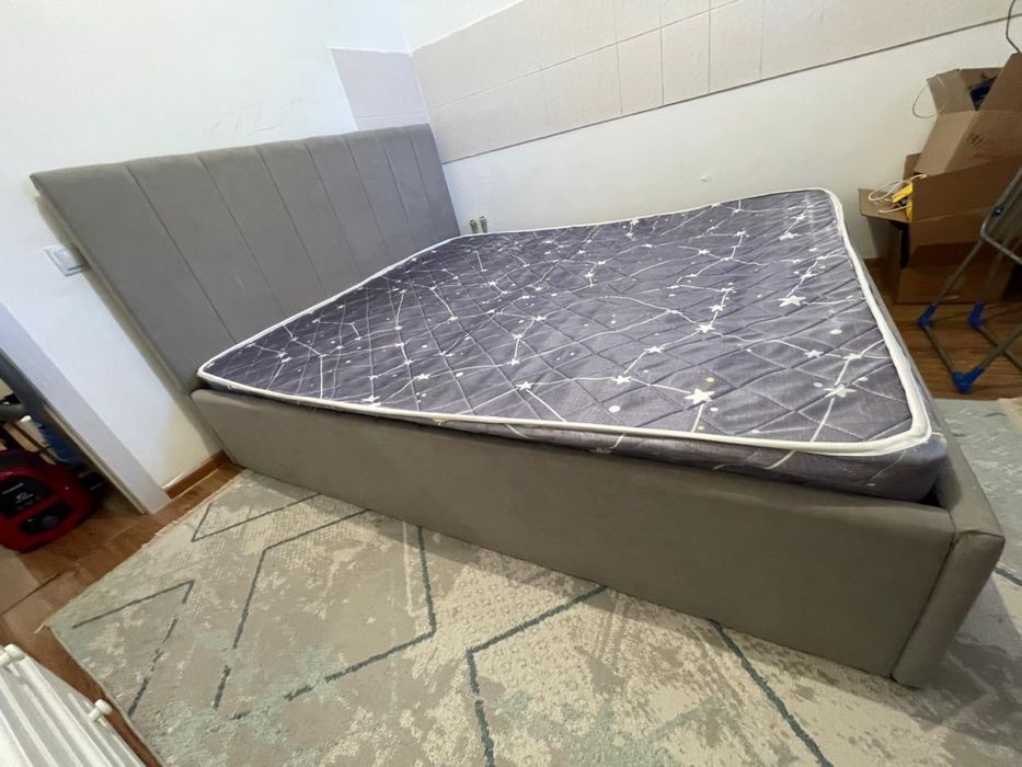 Кровать двуспальная