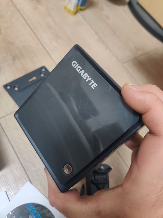 Mini calculator gigabyte brix