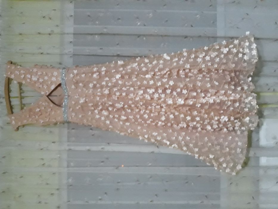 Vând rochie elegantă