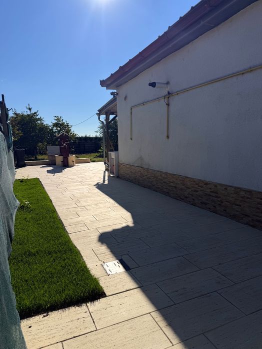 Casă de închiriat