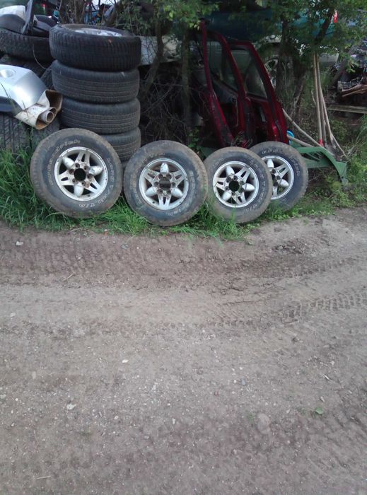 Нисан Терано на части.