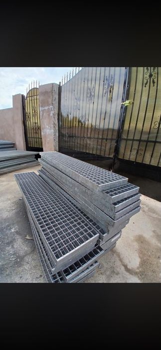 Trepte zincate galvanizate