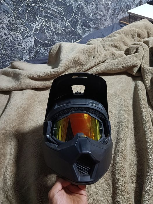 продам эндуро шлем