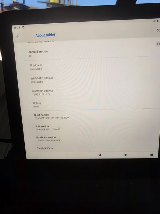 Tableta Lenovo cu tastatura Bluetooth