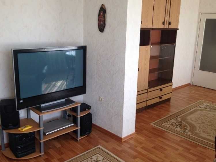 Дава се под наем Тристаен апартамент в Пловдив, Гагарин - 90 кв.м за 362.1 € - Снимка #2