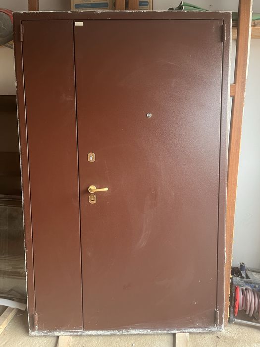 Продается железный дверь