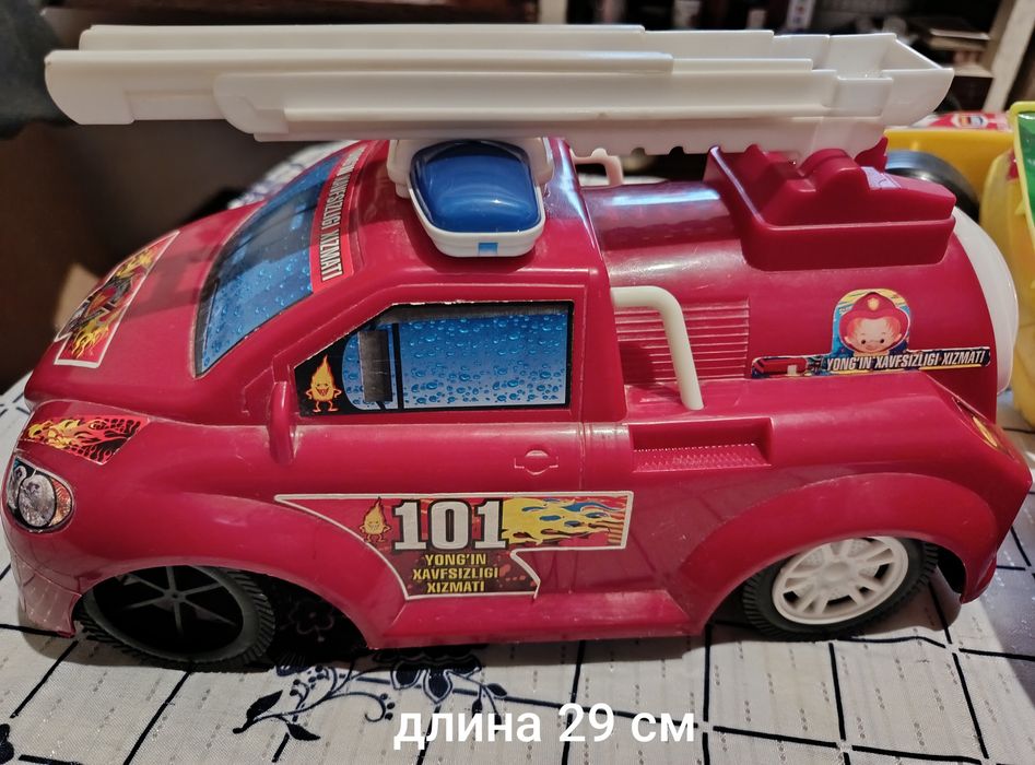 Продаю игрушечные машинки и мотоциклы б/у