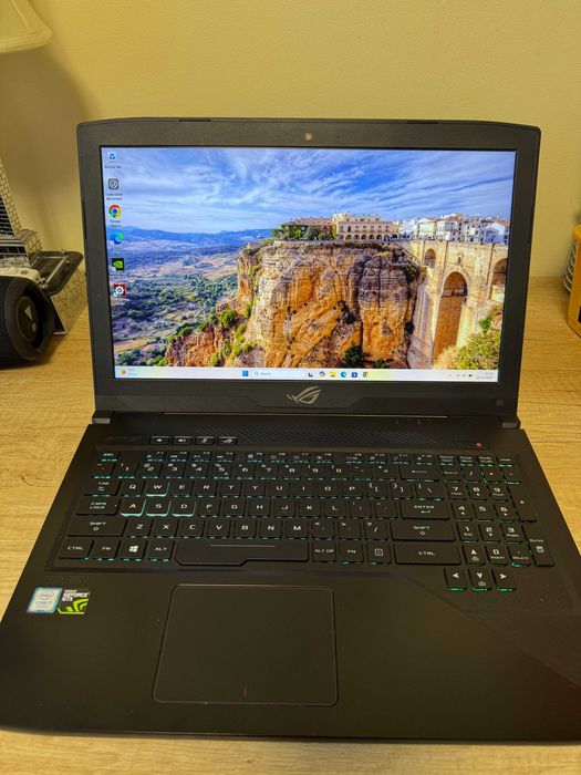 Laptop Asus ROG GL503VD - i7 - 7700HQ, GTX 1050, 16GB RAM