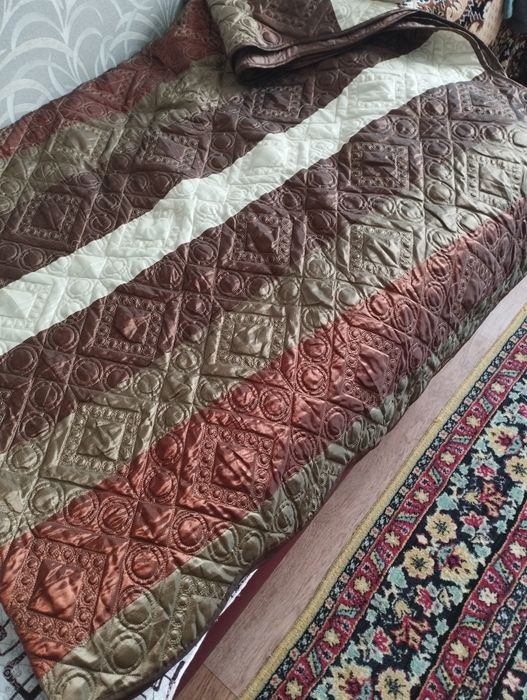 Продам покрывало на кровать