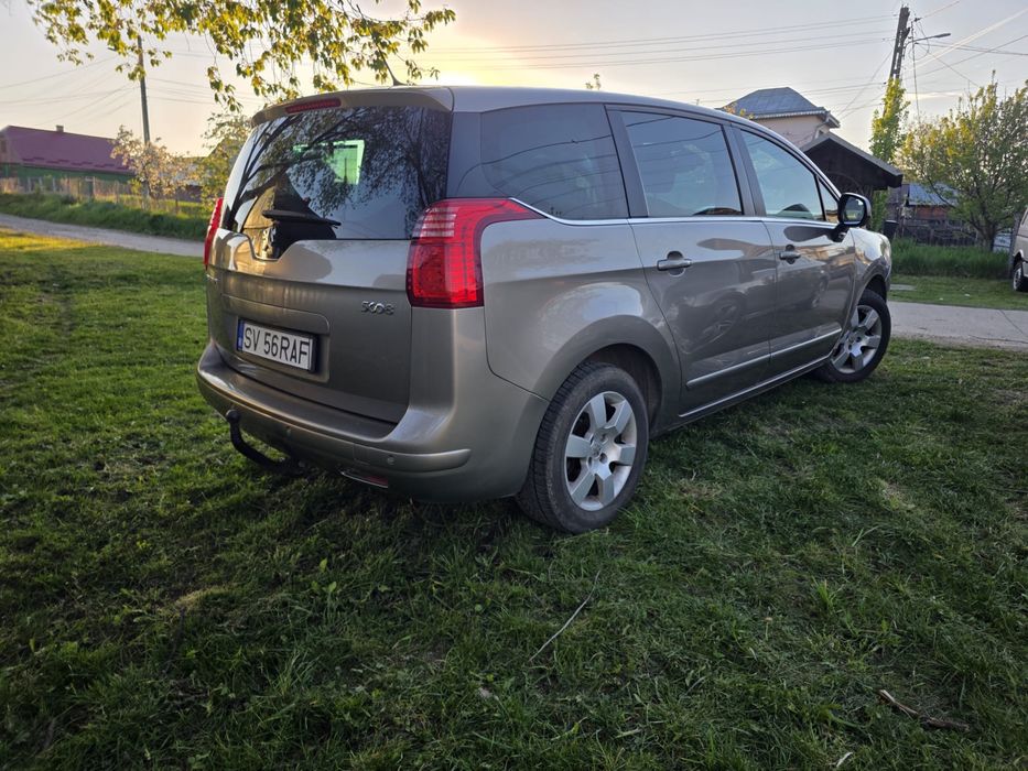 Vând Peugeot 5008 – 7 locuri – 1.6 Turbo Benzină – 160 CP