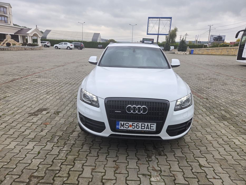 Vând Audi Q5 model 2010