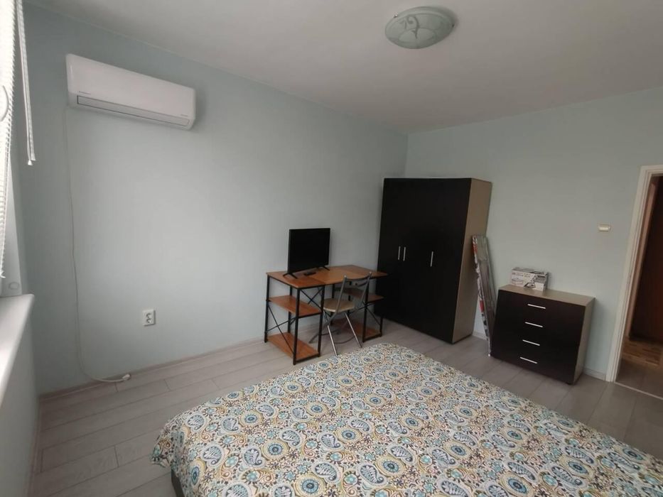 Дава се под наем Двустаен апартамент в Пловдив, Център - 76 кв.м за 550 € - Снимка #2