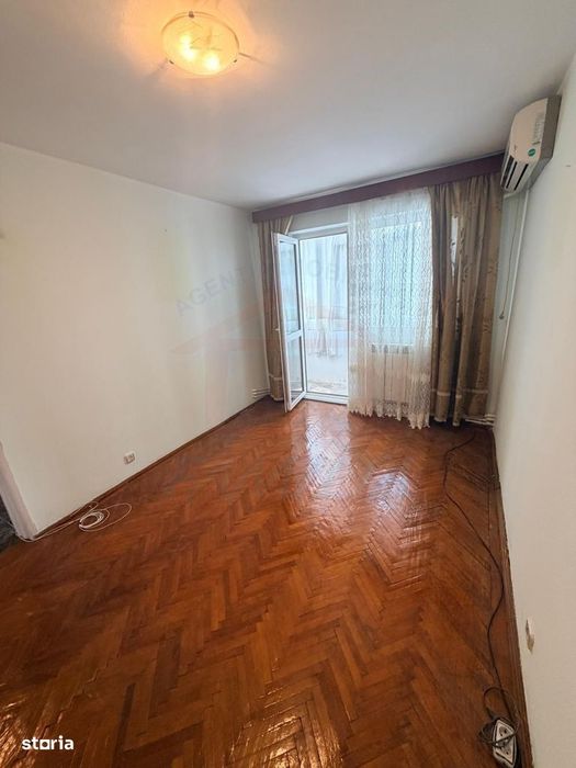 Vanzare apartament cu 4 camere in Micro 13, etaj 3, pret 65 000 euro