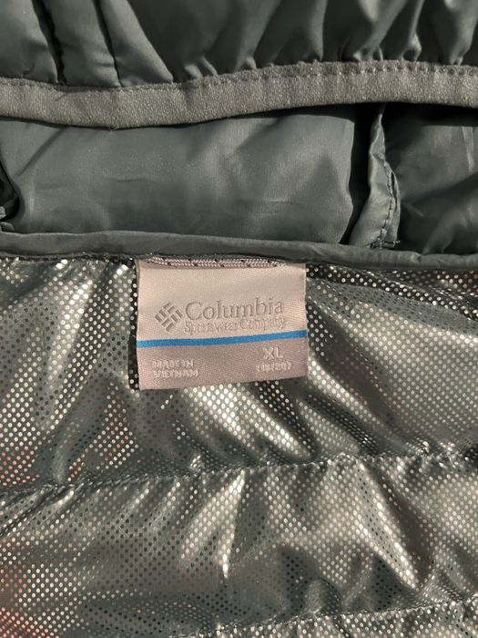 Vând geacă Columbia