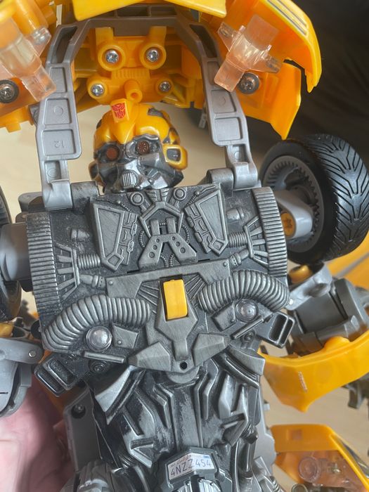 Transformers ultimate Bumblebee 32 cm