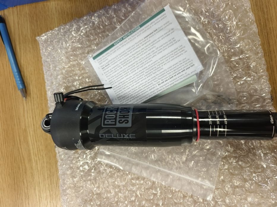 НОВ амортесьор/шок RockShox Deluxe Select Rear Shock DebonAir 230x65mm