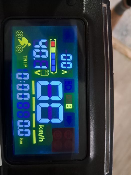 Продам электросамокат