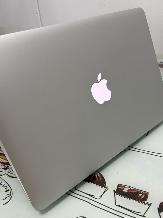Продам MacBook Air 2017 года