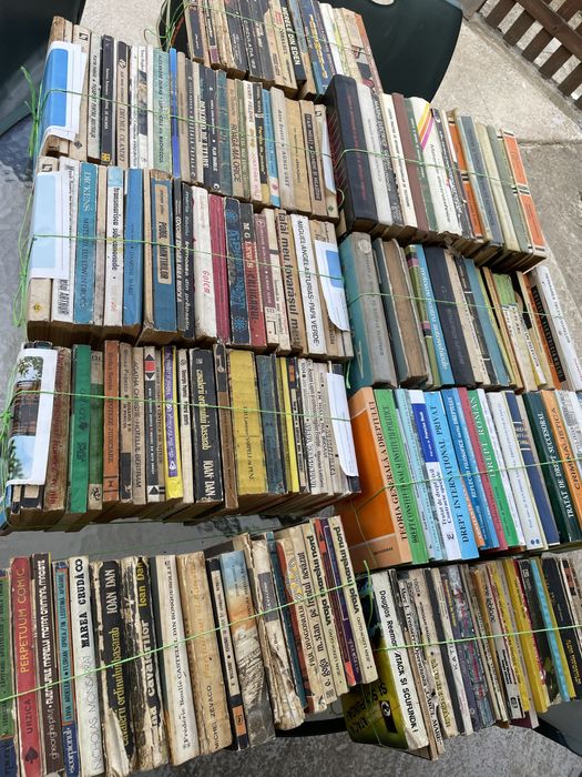 Carti vechi. Majoritatea pana in anul 1990