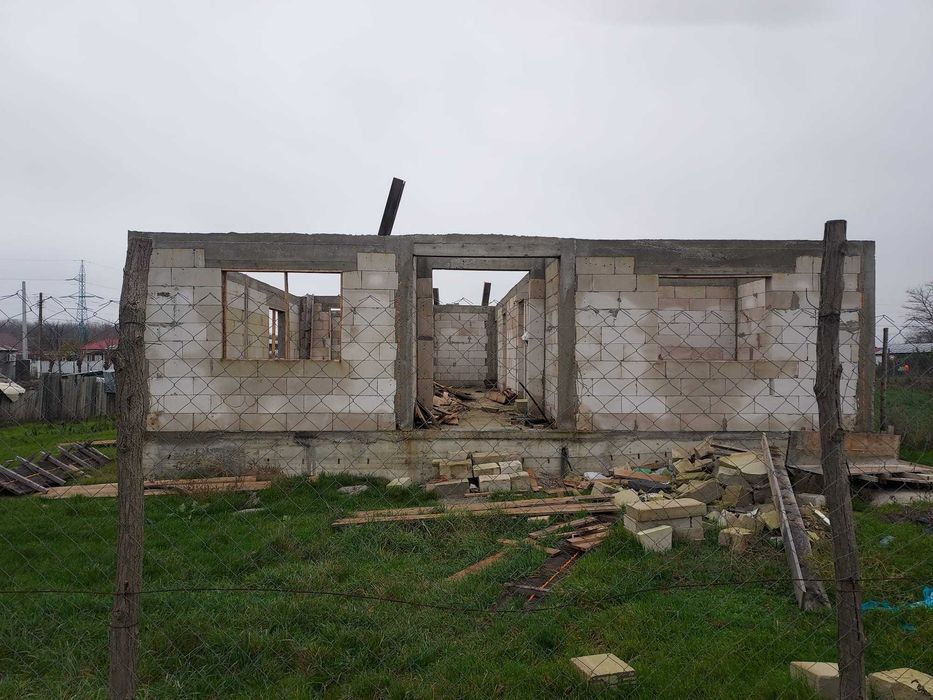 OCAZIE!!! Vând casă la roșu în sat Hanu Conachi, județul Galați