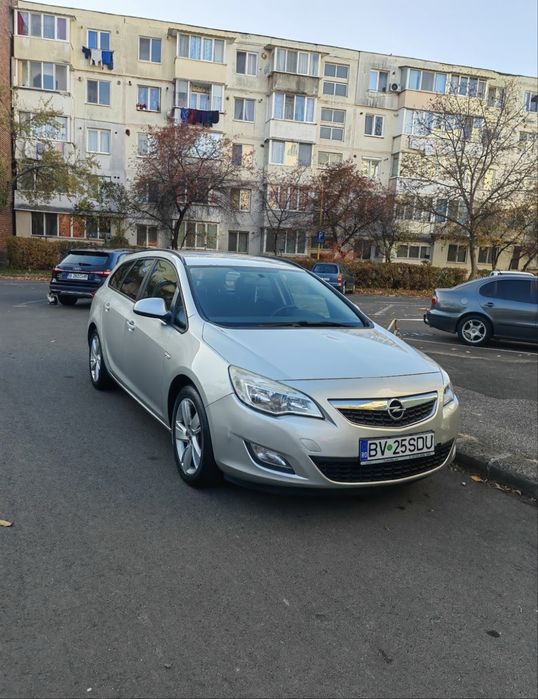 Opel Astra J Sports Tourer / Break 1.3 CDTI