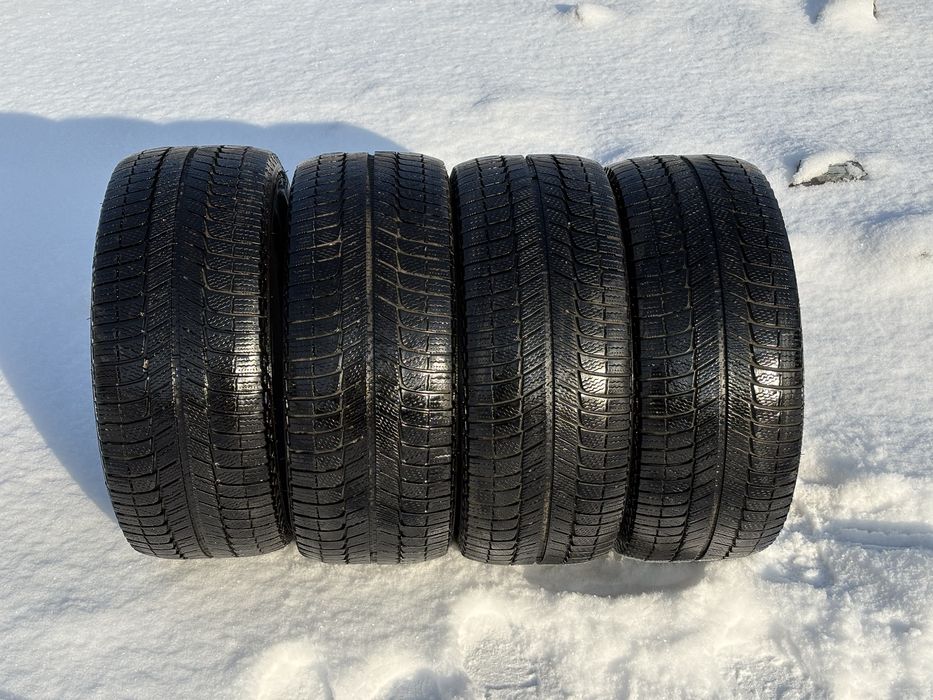 245/40/18 комплект зима