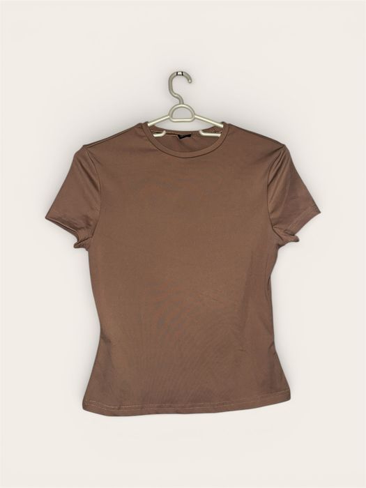 Дамска тениска по тялото