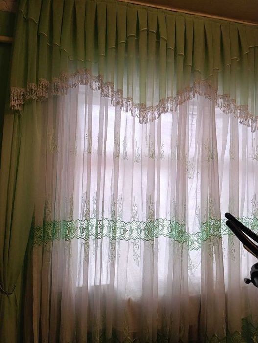 шторы двух видов очень хорошего качества со шифоном