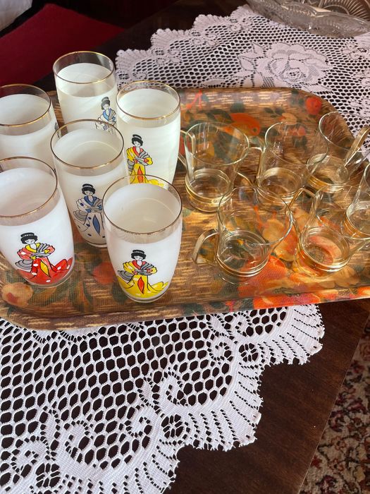 Два комлекта ретро стъклени чаши