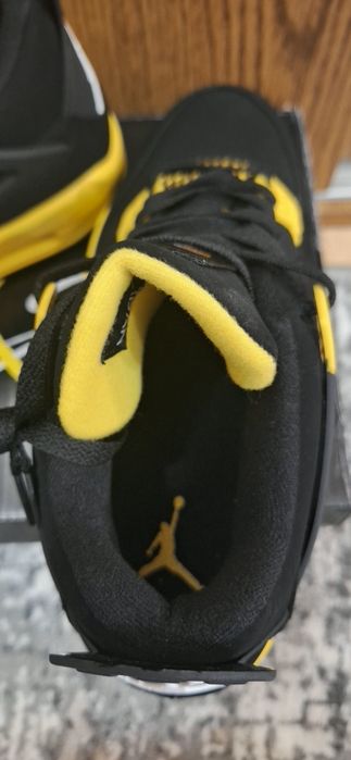 Jordan 4 Yellow Thunder