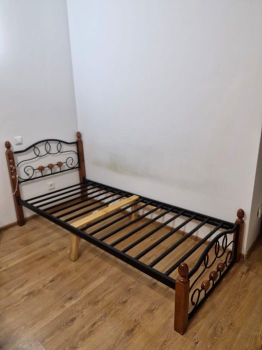 Кровать  в отличном состоянии