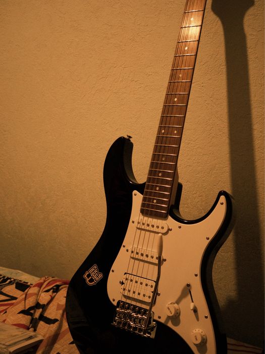 Электро гитара Fender Stratocaster HSS + Orange Crush12