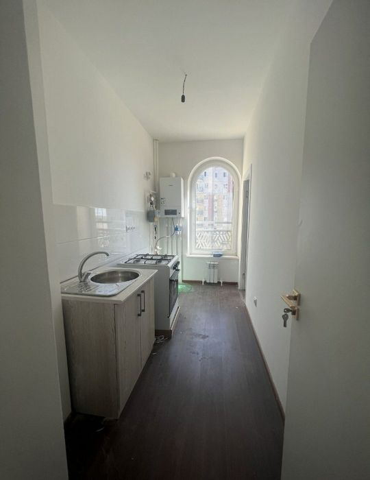 Новостройка 3 хонали уй сотилади 1 хоналикка хам алмашаман.