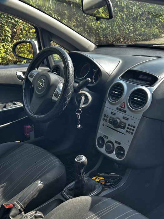 Опель корса д продам