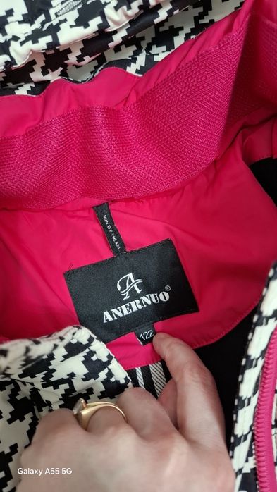 Продам куртку зимнюю для девочки