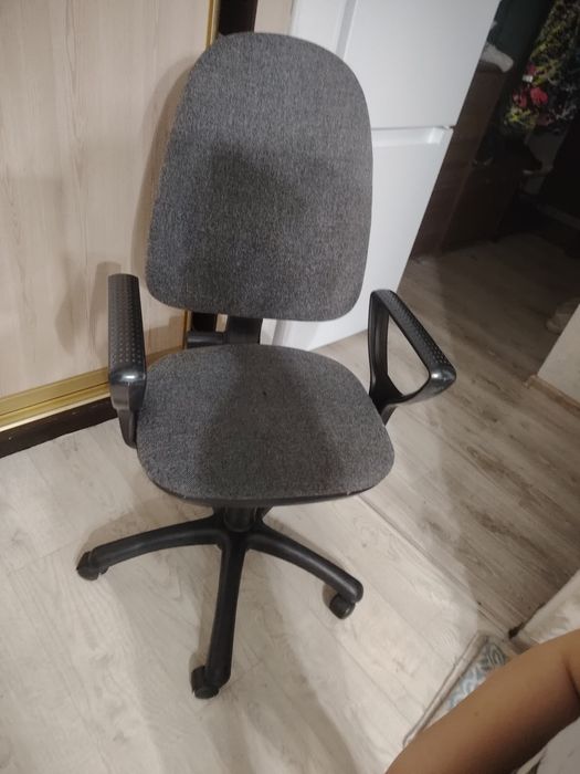 Продам офисное кресло