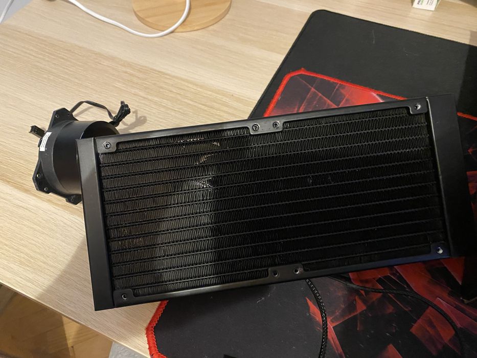 Cooler AIO apa MasterLiquid 240