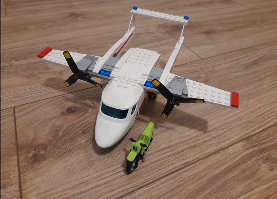 lego city avion salvare