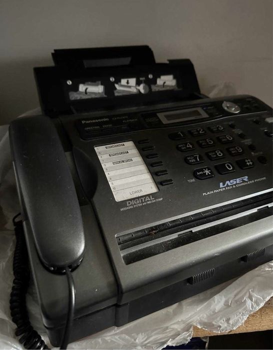 Продам факс в отличном состоянии