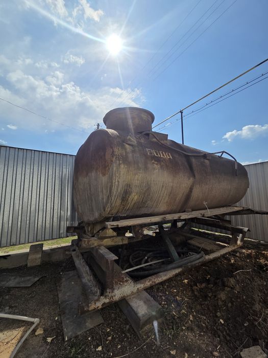 Продам ёмкость срочно