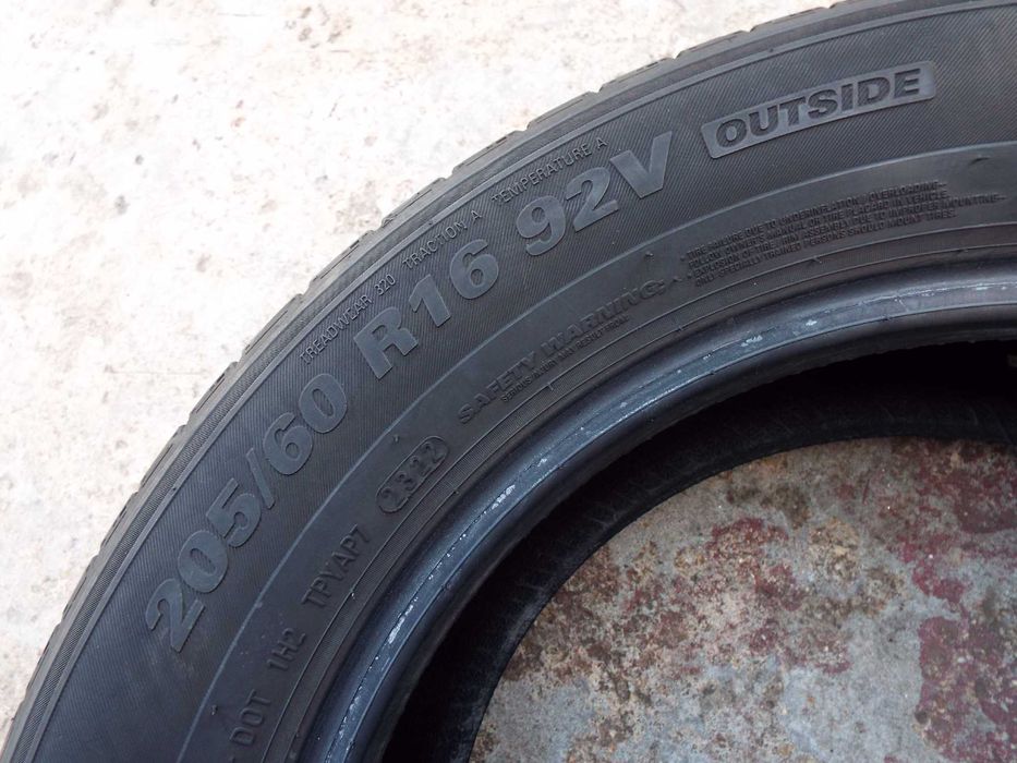 vand 4 anvelope de vara 205/60/16 kumho pret 300ron  amandoua