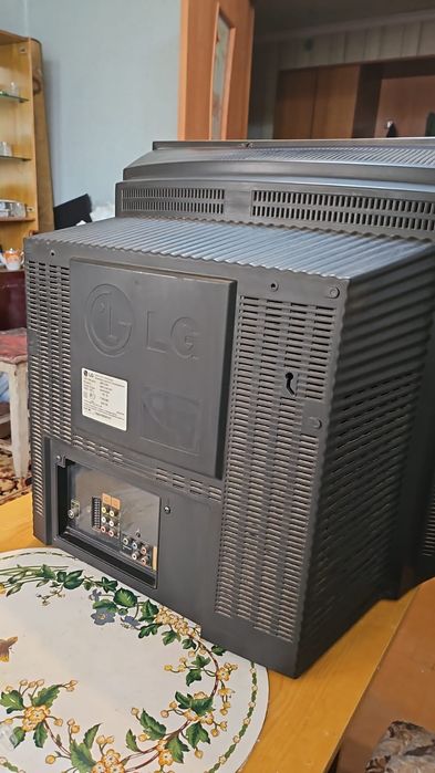 Б/у телевизор lg