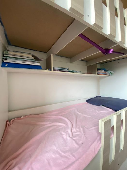 двухъяруснуя кровать