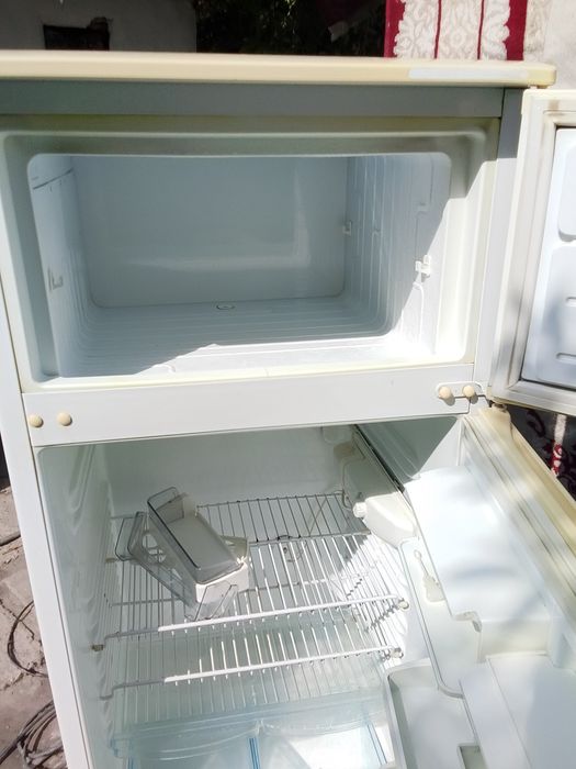Продам. Холодильник