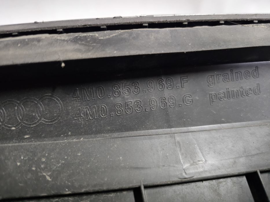 Bandou usa stanga spate Audi Q7 4M dupa 2015 cod 4M0853969F