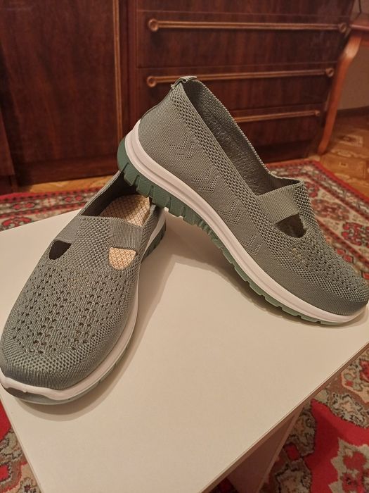 Продам кроссовки (макасы)