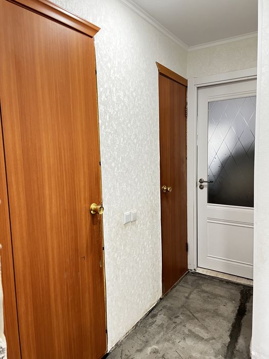 Продам б/у двери