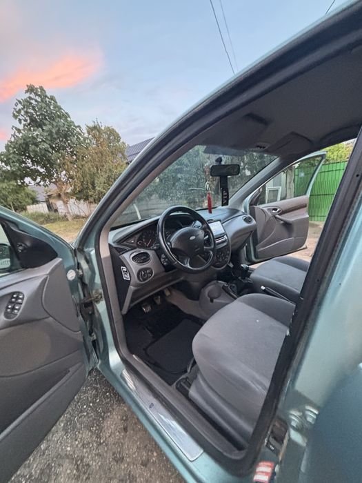 Vand Ford Focus urgent pret negociabil