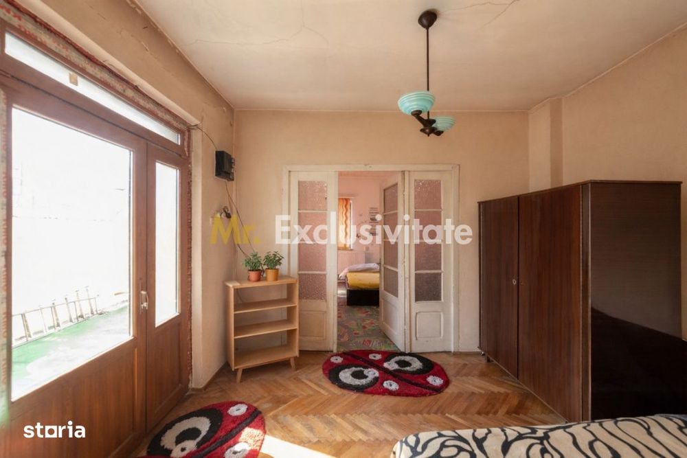 Casa cu potential/ zona Sf Vineri/ 126 mp teren/ Regim urbanistic avan