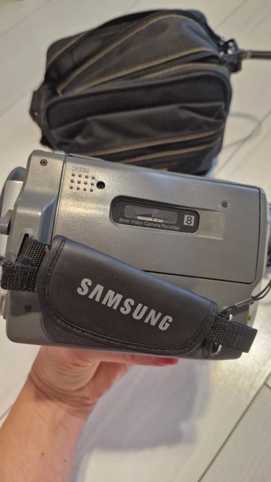 Видеокамера Samsung VP-L520 (8 mm)
